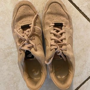 Light pink women’s air force 1